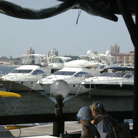 Emona 게스트하우스