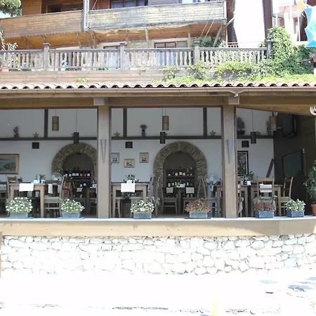 Гостьовий будинок Emona 2*