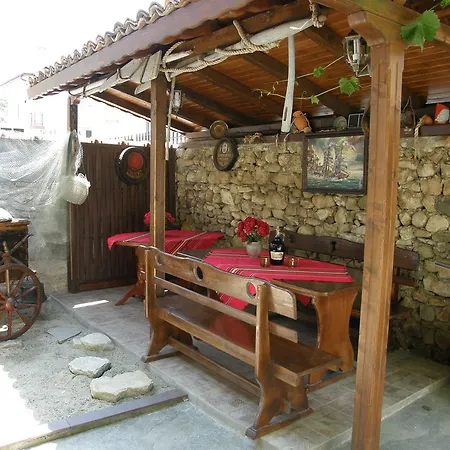 게스트하우스 Emona 네세부르