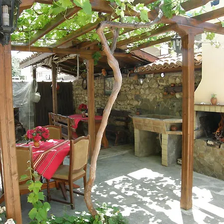 게스트하우스 Emona 네세부르